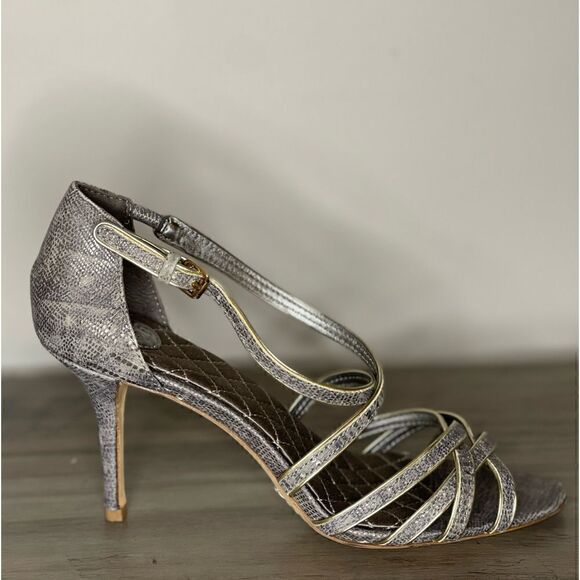 Tory Burch Leather D'Orsay Pumps - Picture 13 of 13